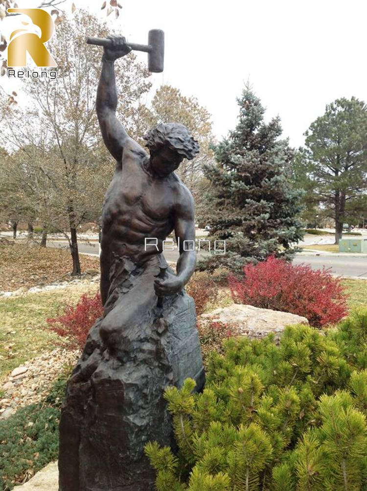 famous bobbie carlyle sculpture