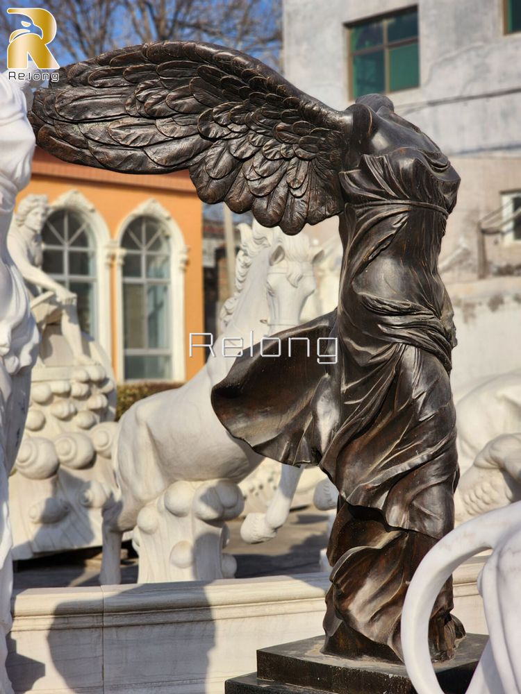 nike_winged_victory_statue