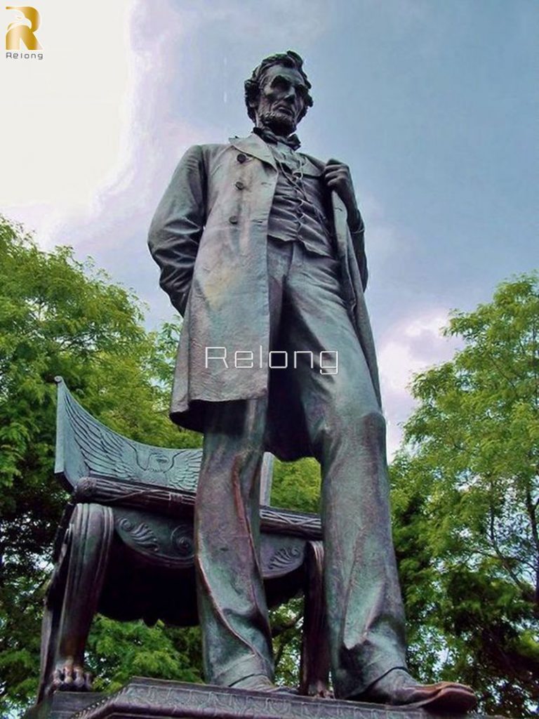 bronze Lincoln sculpture