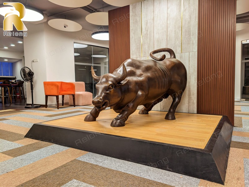 Wall Street Bull Sculpture feedback from US Customer
