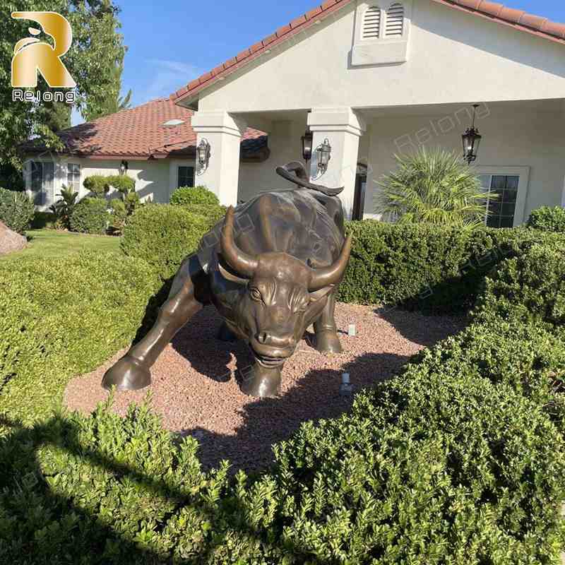 Wall Street Bull Sculpture from Relong's US Customer