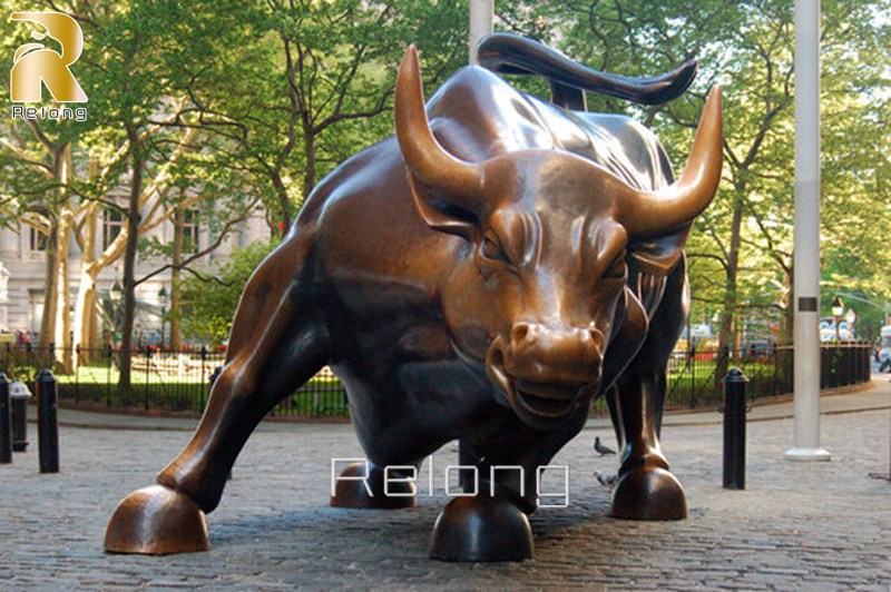 large wall street bull sculpture