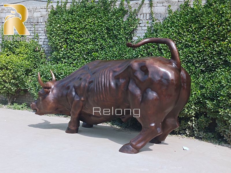 wall street bull statue replica by Relong-2