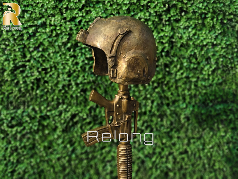 outdoor military statues details