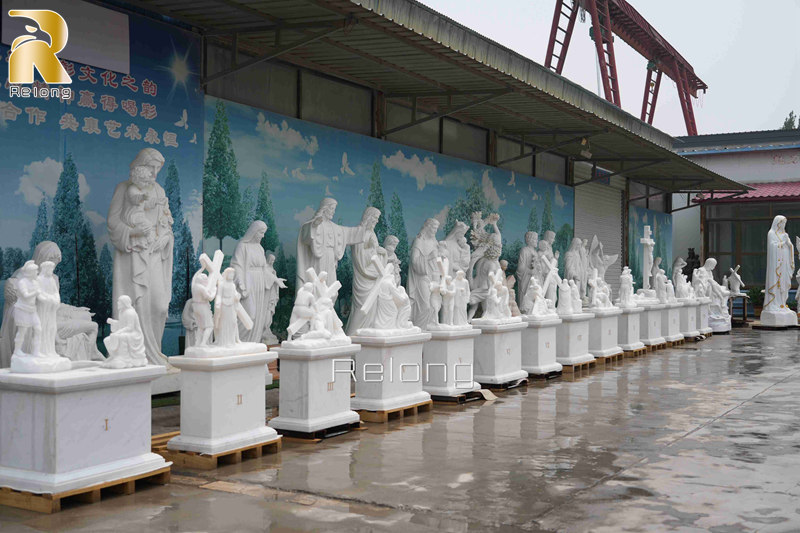outdoor stations of the cross statu