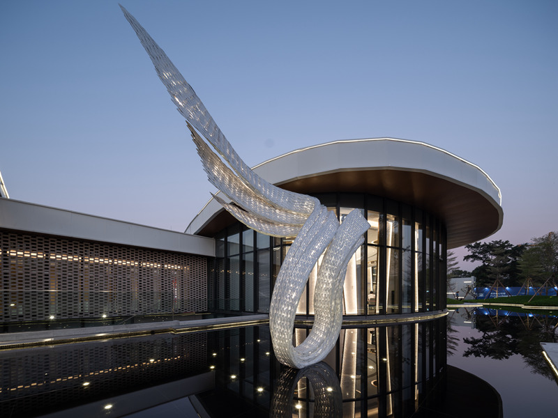 metal wing sculpture for outdoor decor