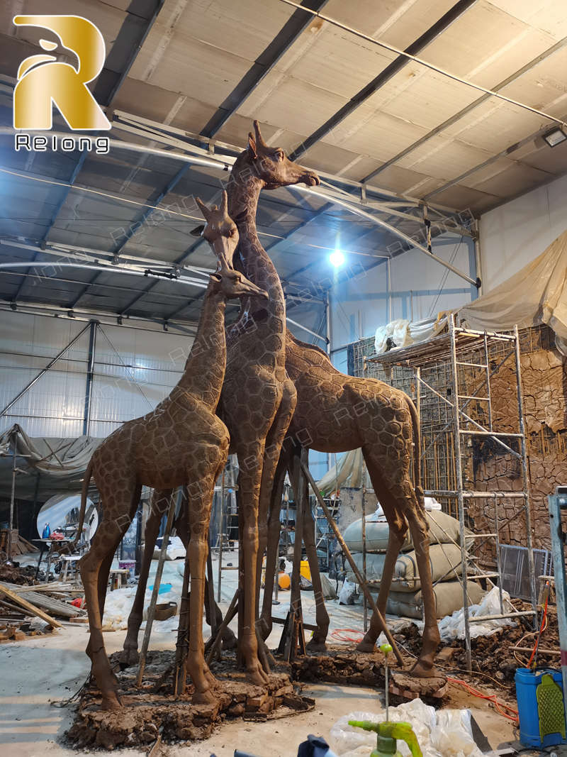 clay model of Bronze Giraffe (2)
