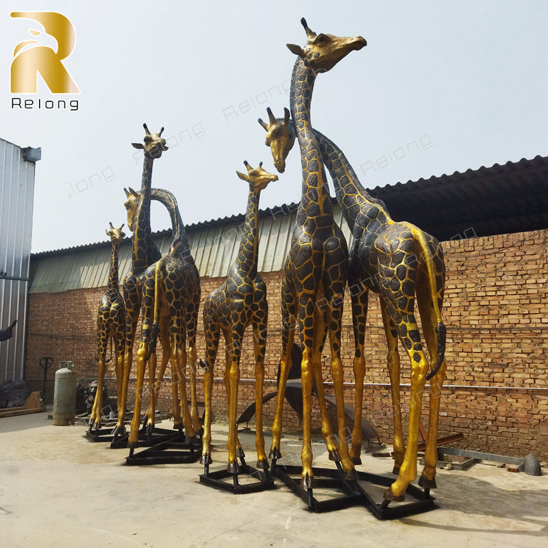 finished brone giraffe statue (2)