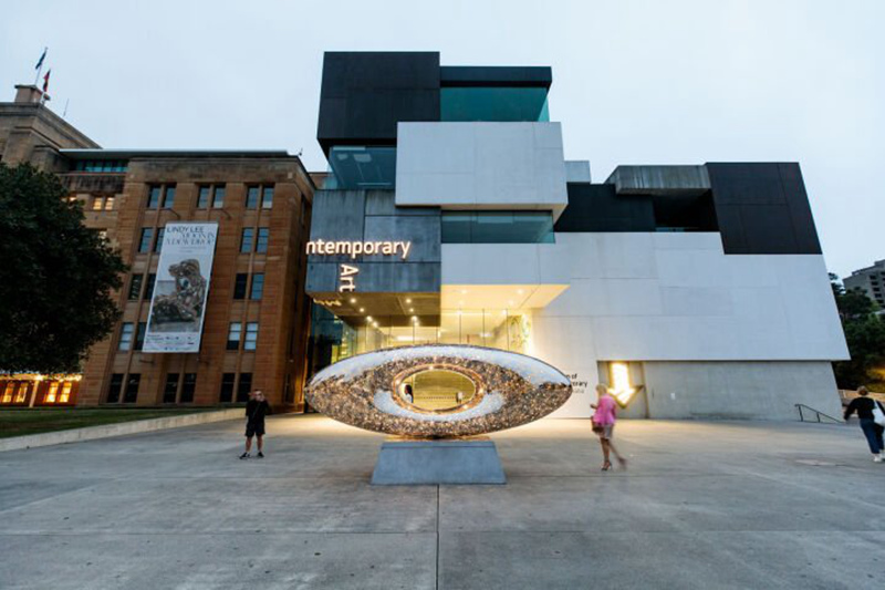 metal light sculpture (5)