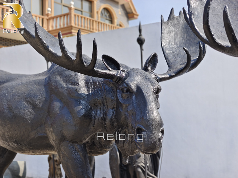 bronze moose sculpture for outdoor decor (1)
