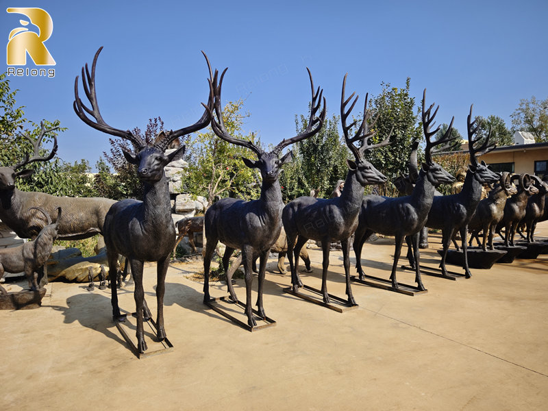 bronze wild moose statue (1)