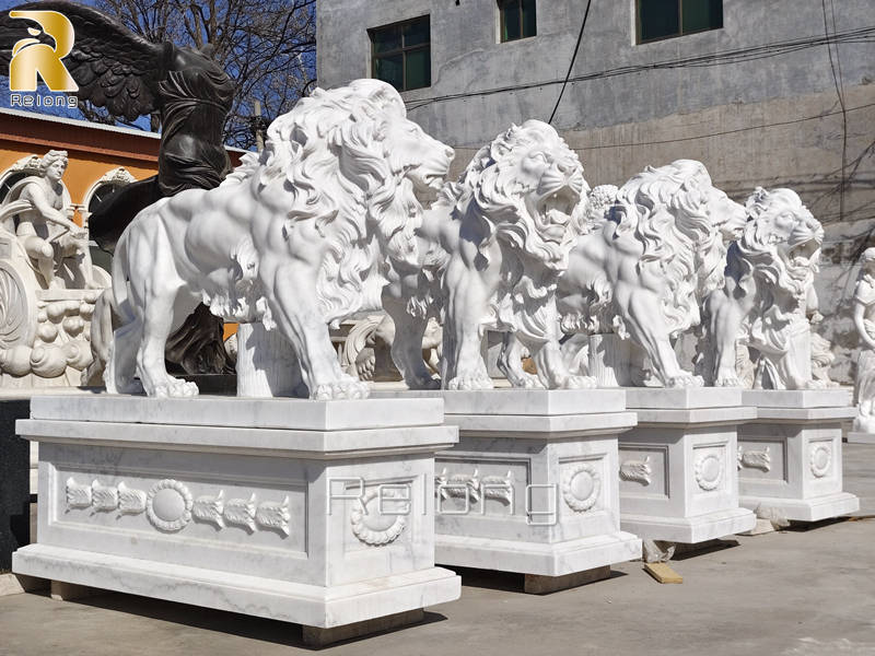 white Lion Statues