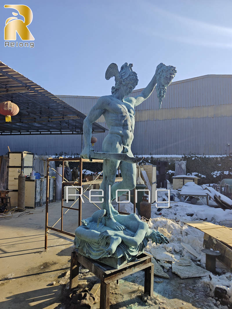 Perseus bronze statue replica (2)