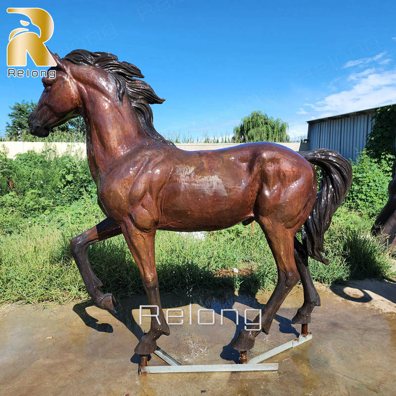bronze horse garden staute