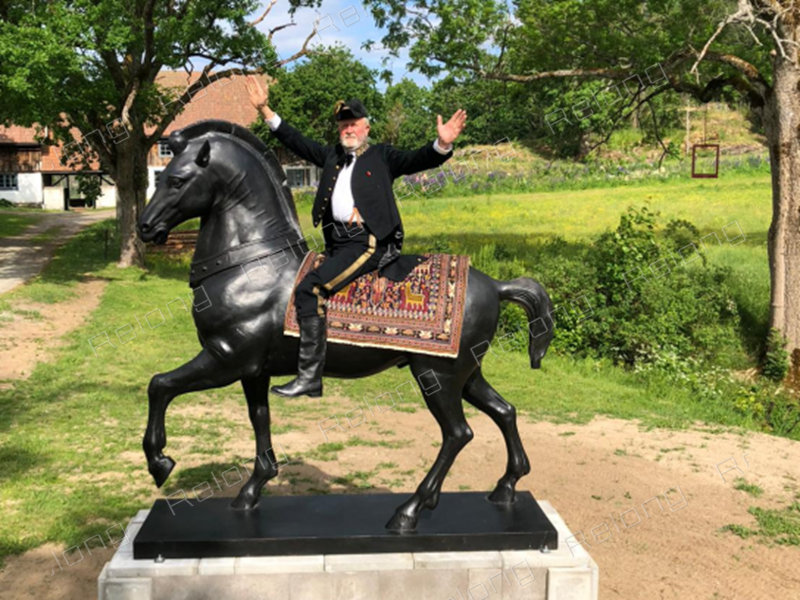 Relong Swedish customer bronze horse sculpture feedback