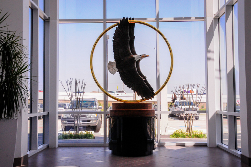 copper bronze falcon eagel sculpture for company decor