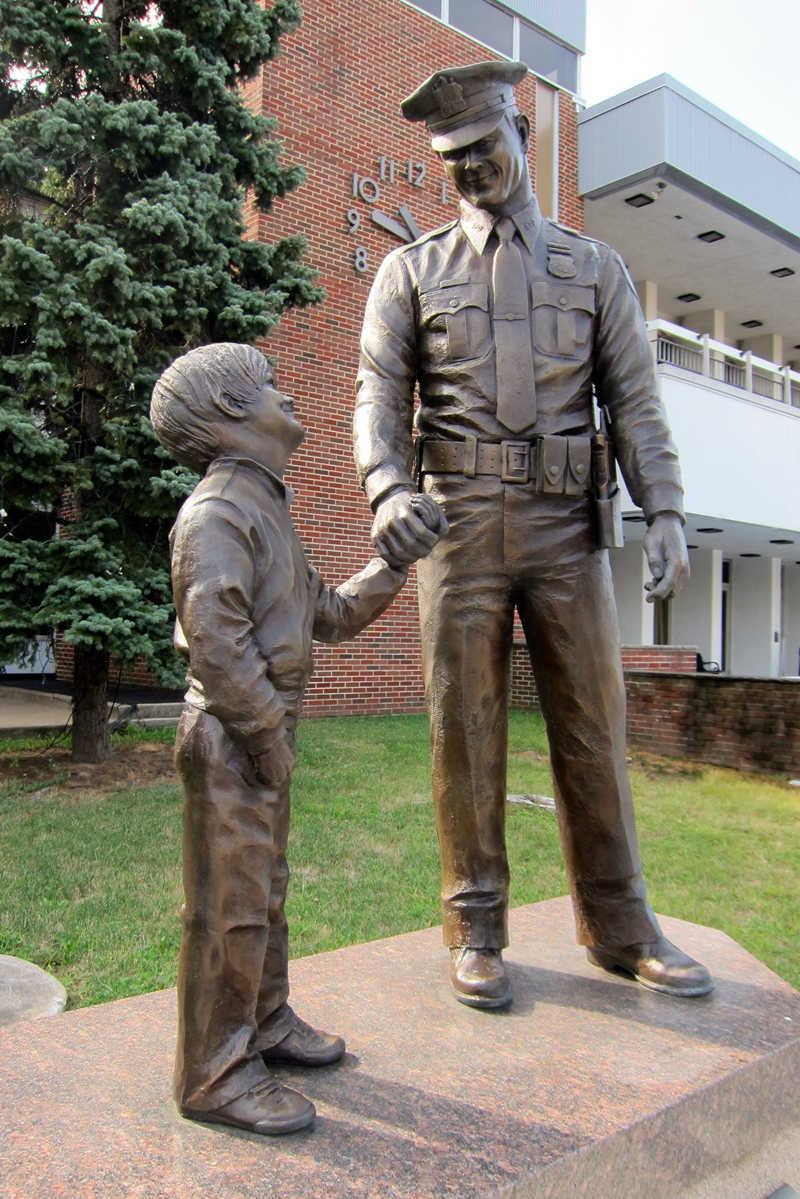 custom bronze police memorial statue
