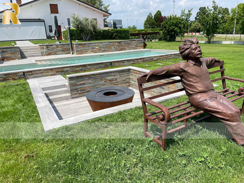 Italian customer feedback on bronze Einstein sculpture