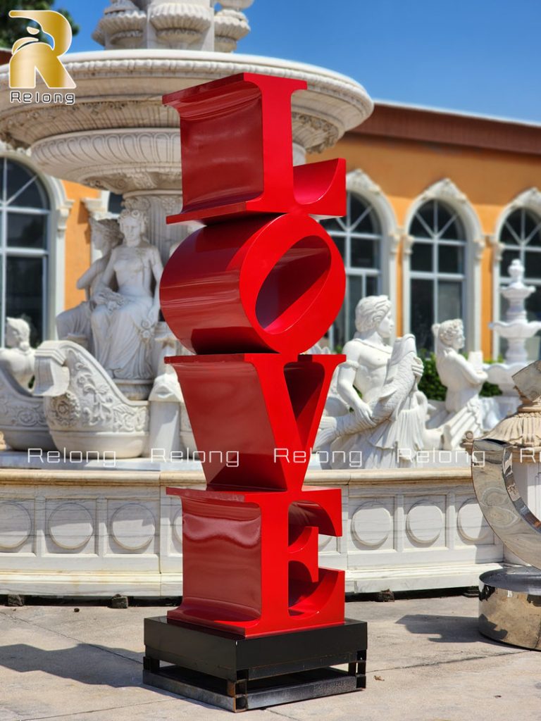red love sculpture
