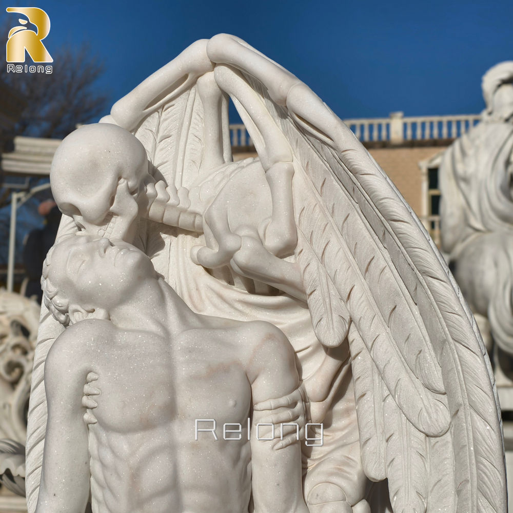 kiss of death statue replica