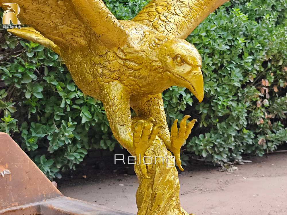 eagle sculpture details