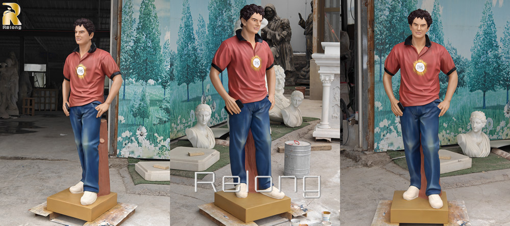 Blessed Carlo statue details
