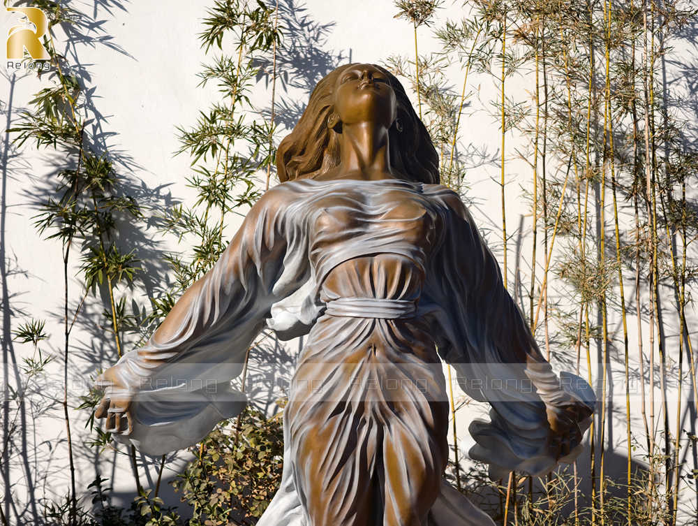 luo li rong sculpture details