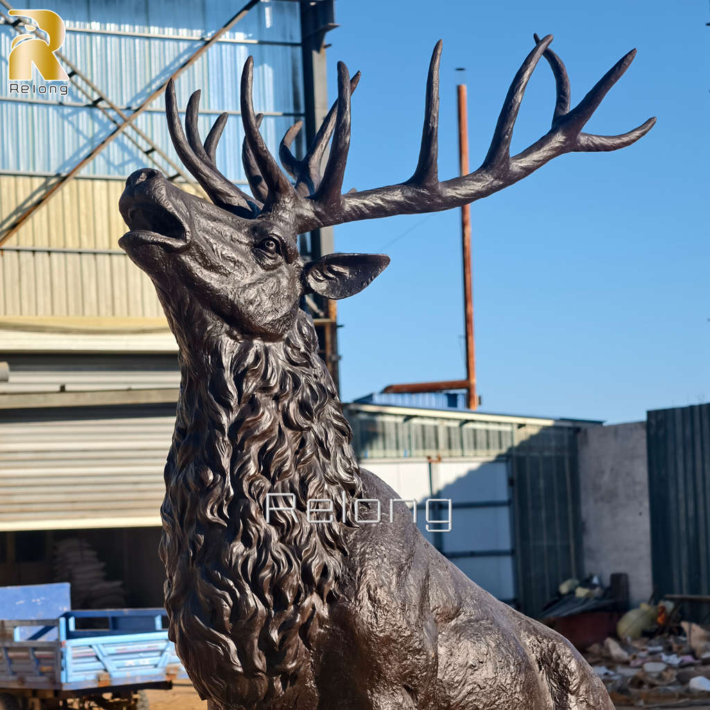 stag sculpture details