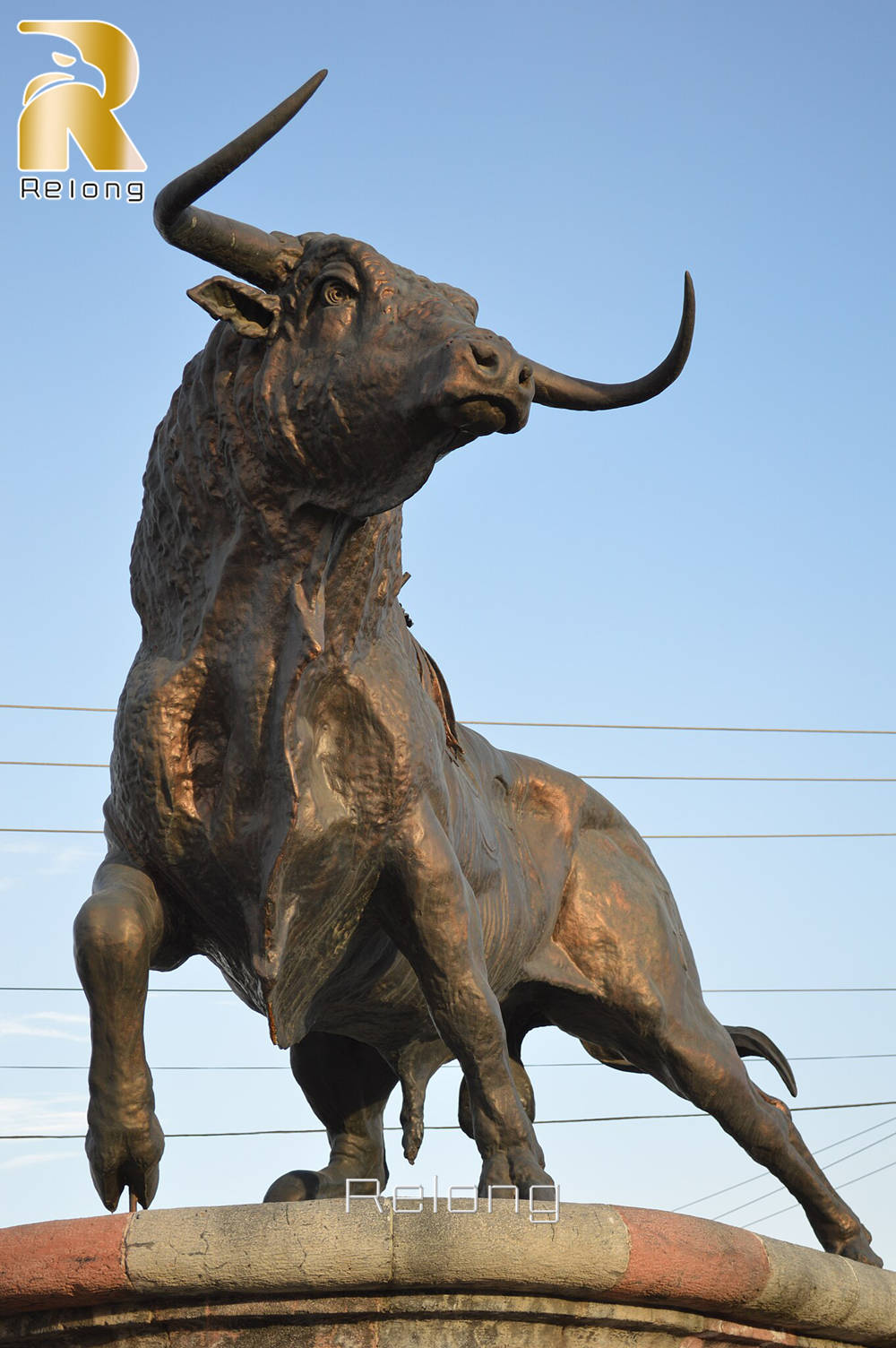 myjestic bronze bull statue