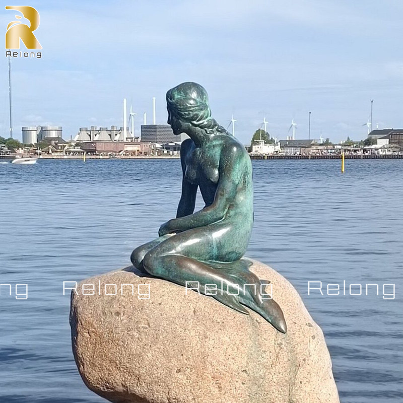 little mermaid statue
