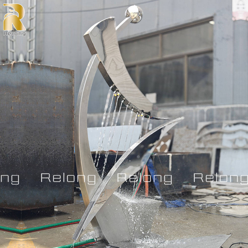 moden fountain sculpture