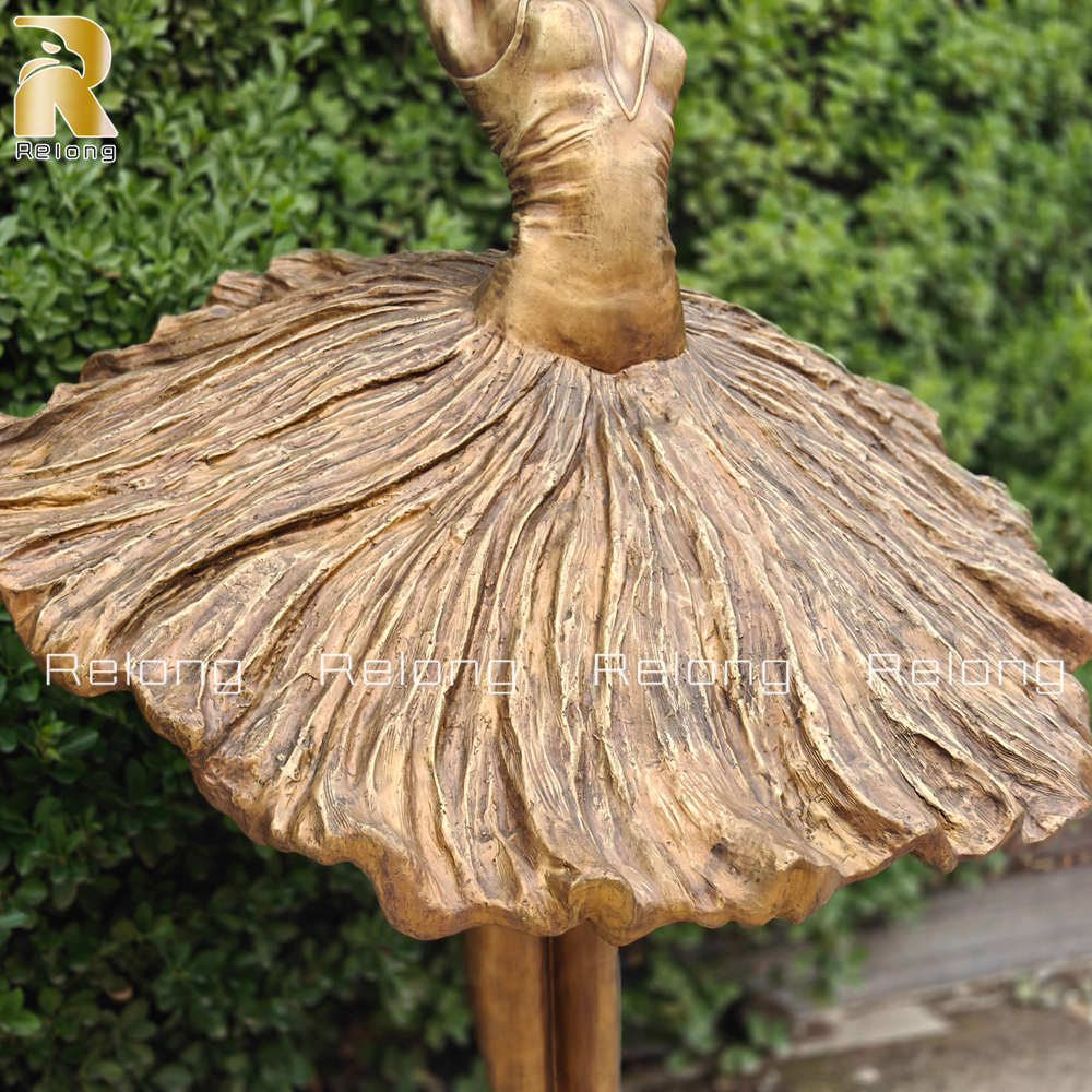 hand crafting skirt details