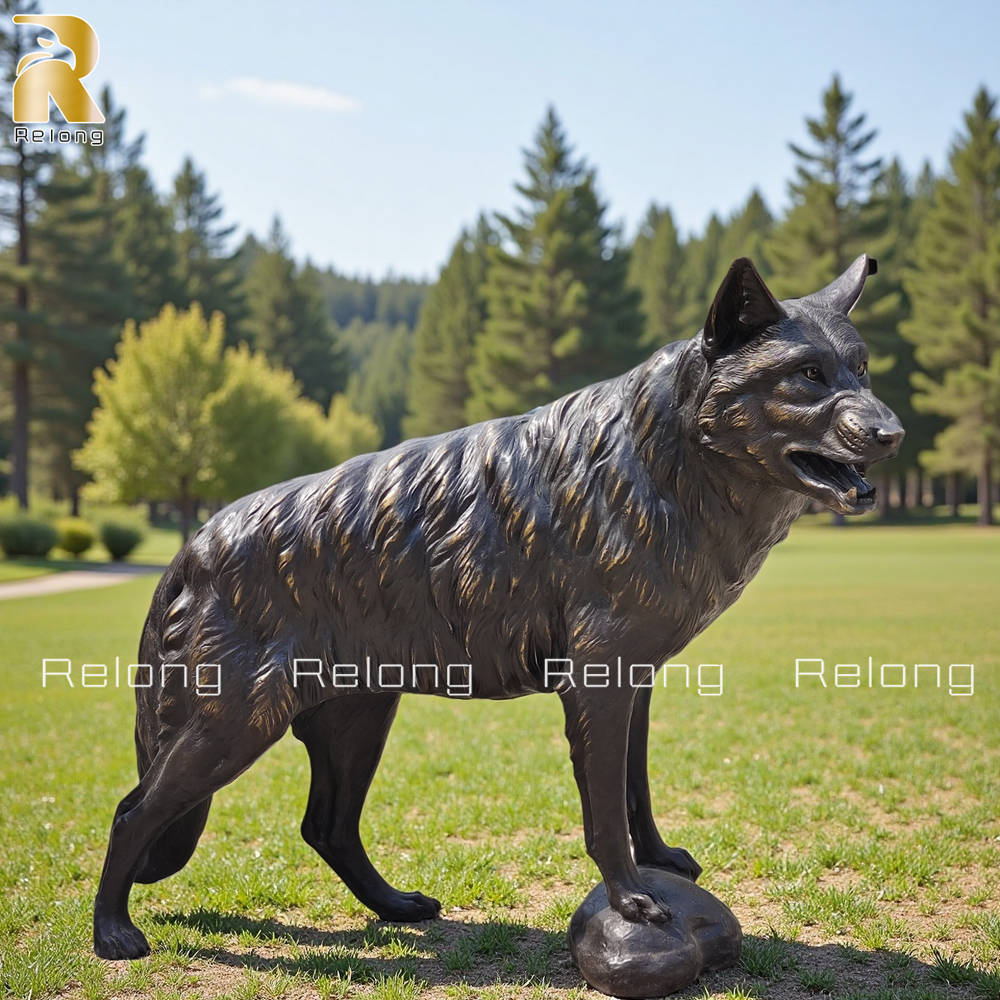 outdoor large bronze wolf statue