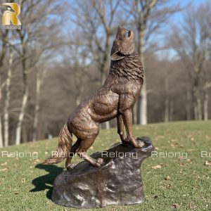 life size howling wolf statue