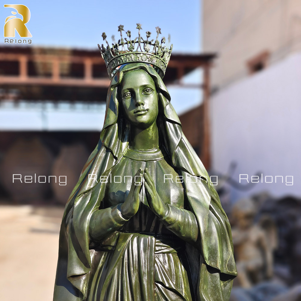 Mary statue details