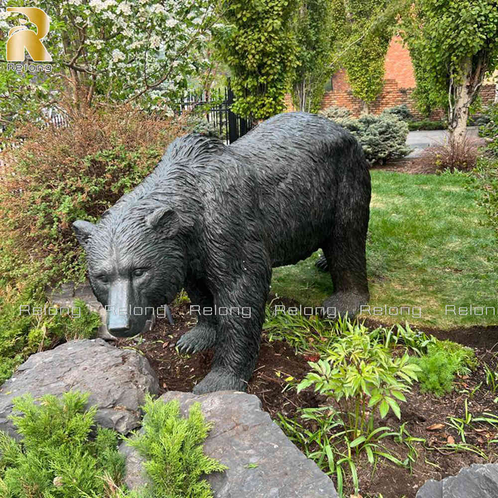 bear sculpture