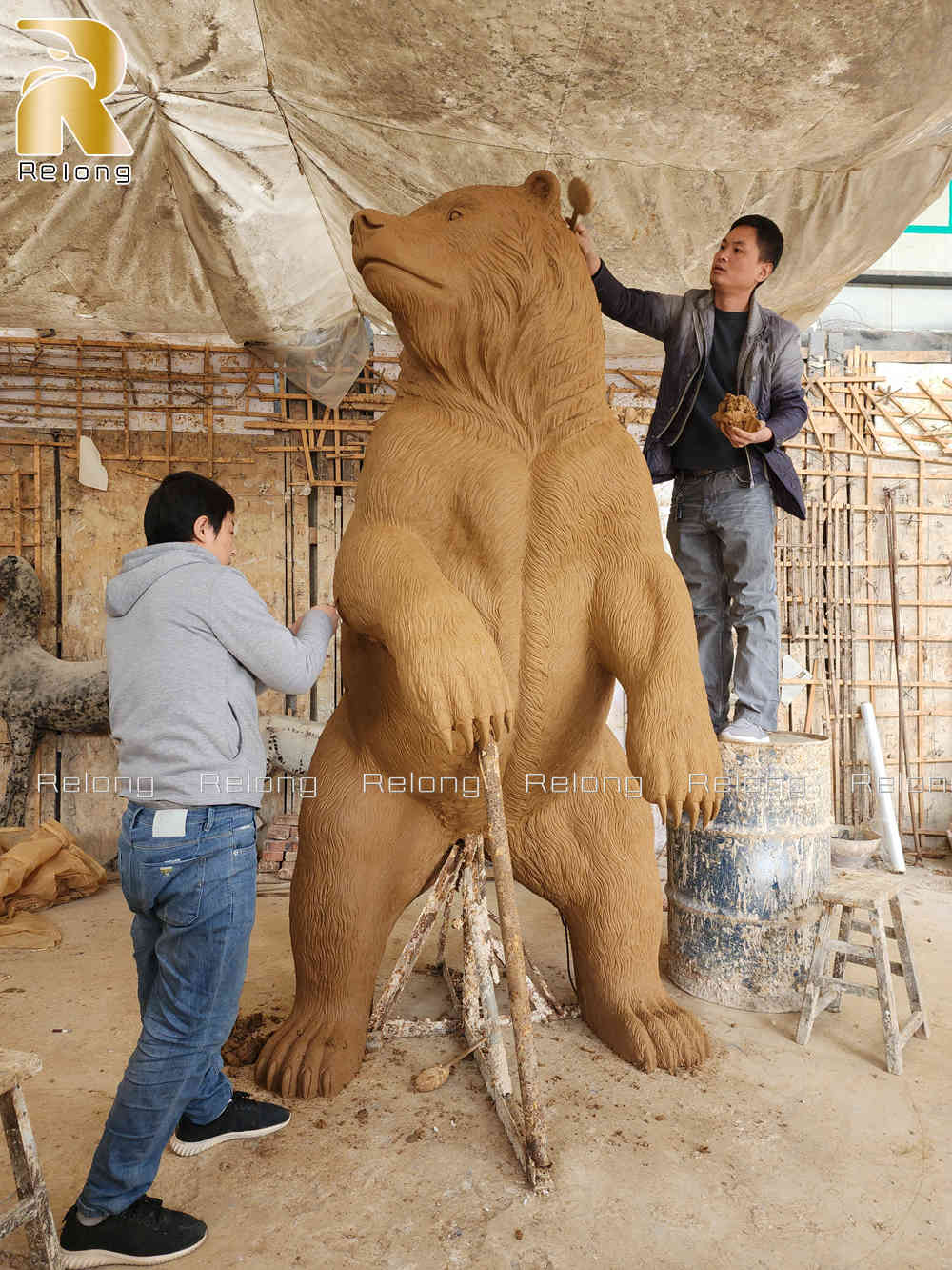 Bear sculpture clay model