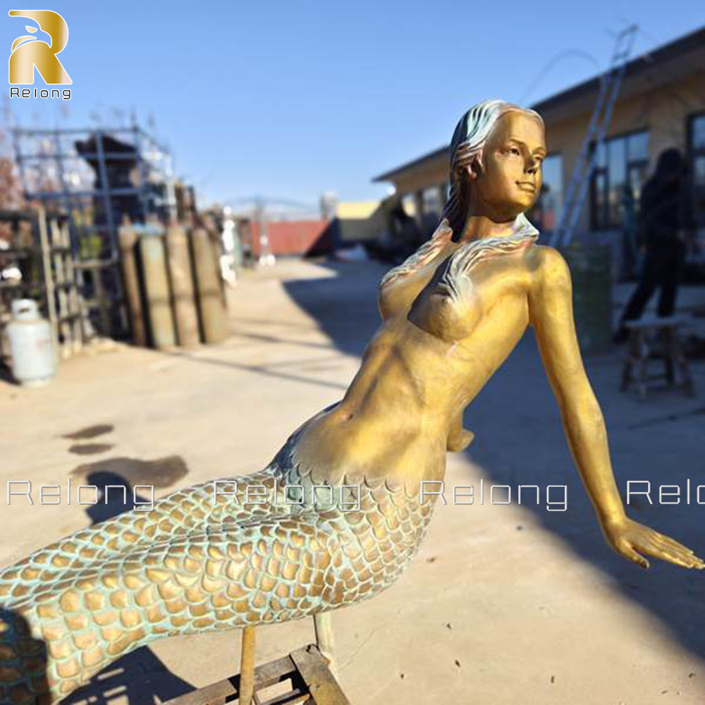 customize sitting mermaid statue