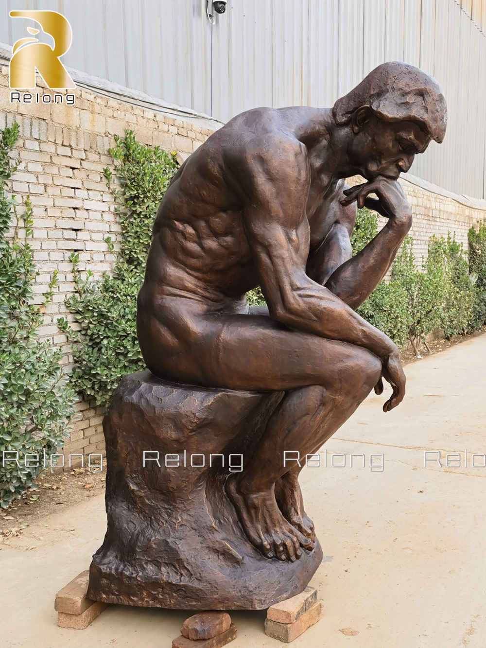 finished bronze thinker statue