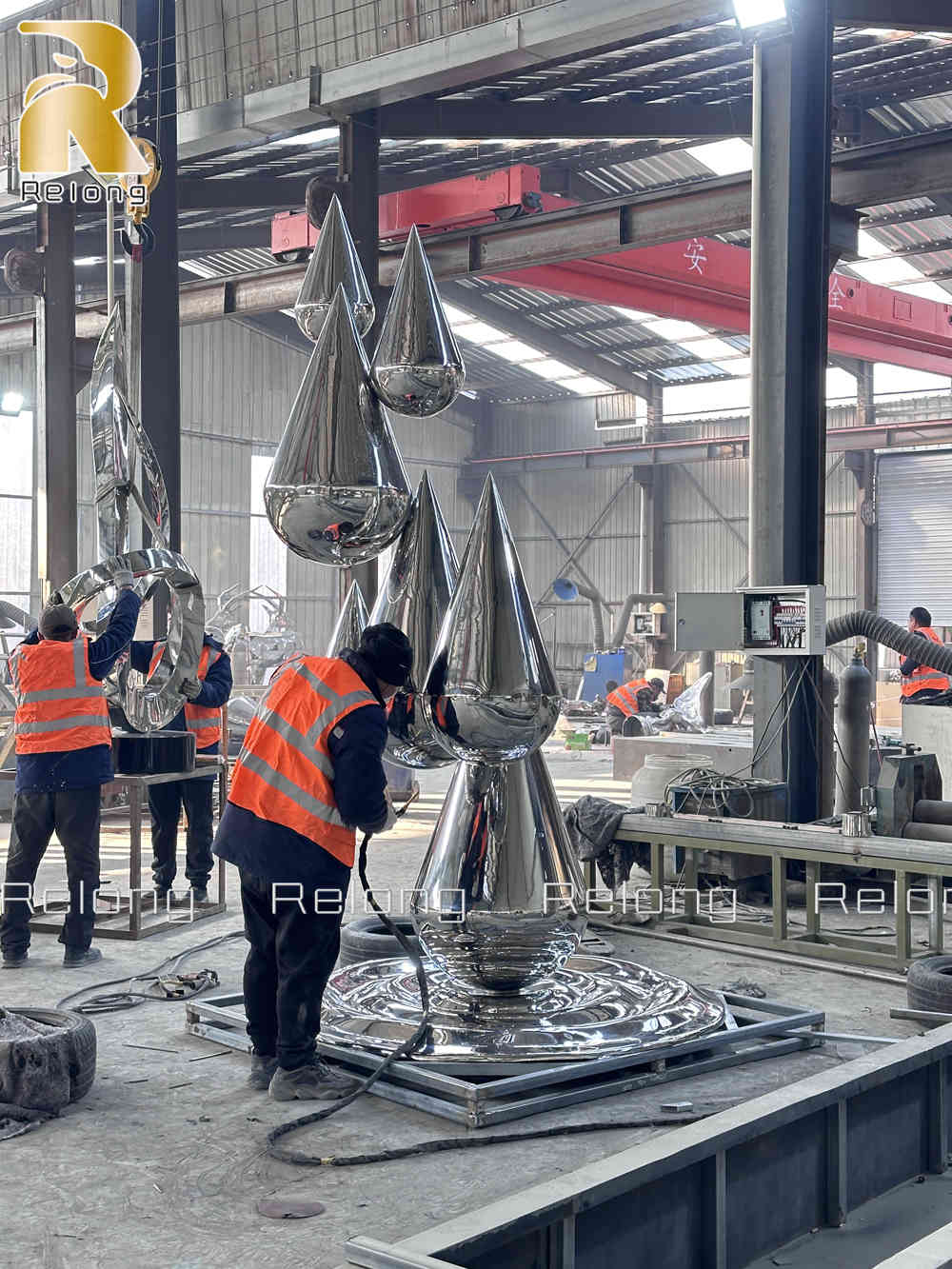 large raindrop sculpture by Relong Factory