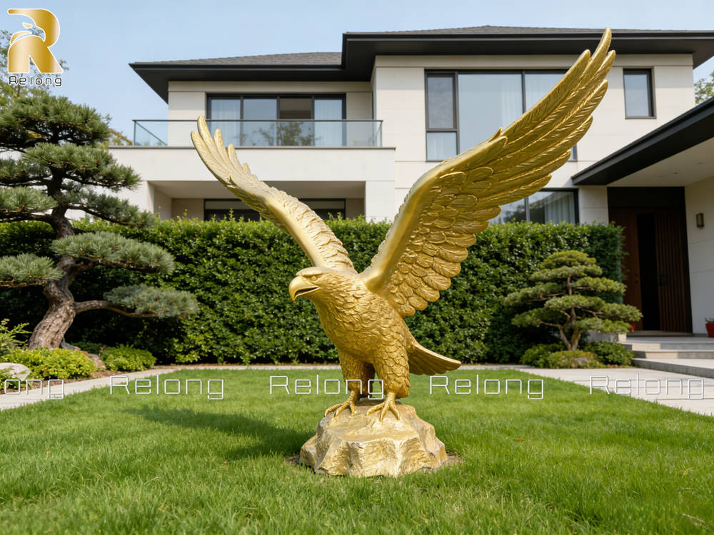 majestic eagle statue