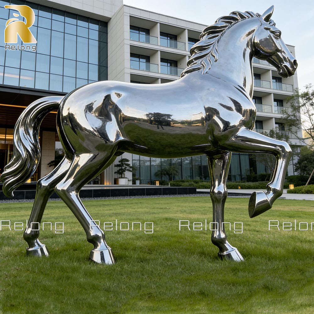 metal horse sculpture