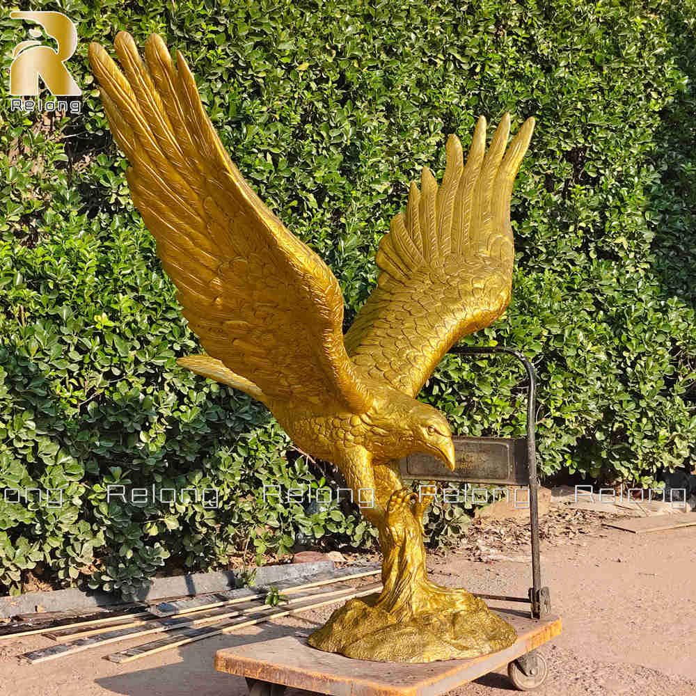 vivid bronze eagle statue
