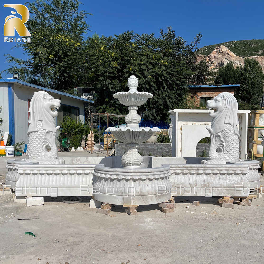 white merlion fountain