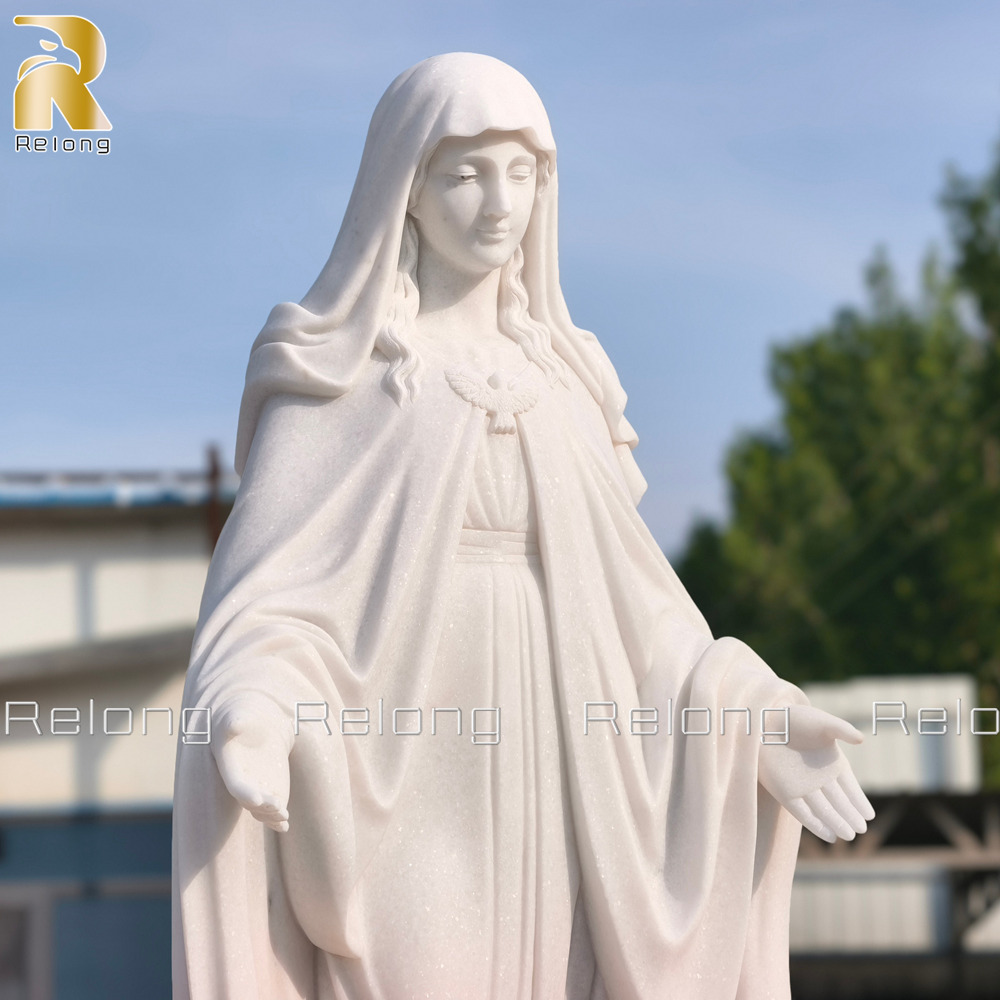 face details of Our Lady of Grace Statue