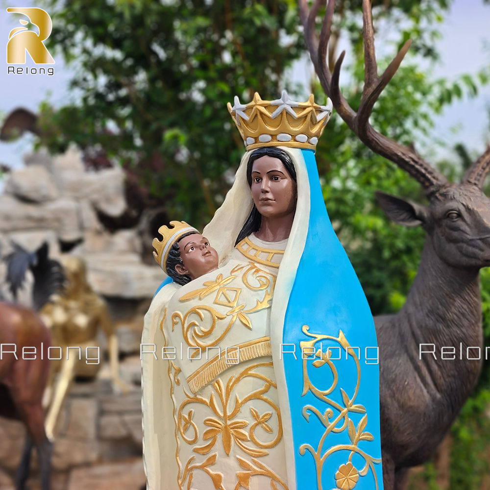 crowned Virgin Mary statue details
