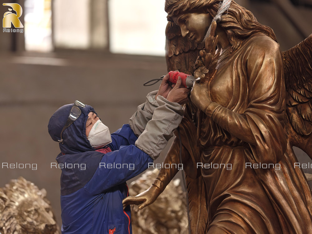 angel statue crafted by Relong artist