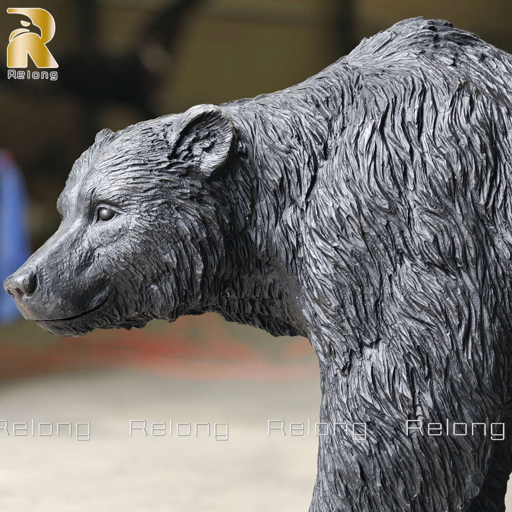 bear sculpture details